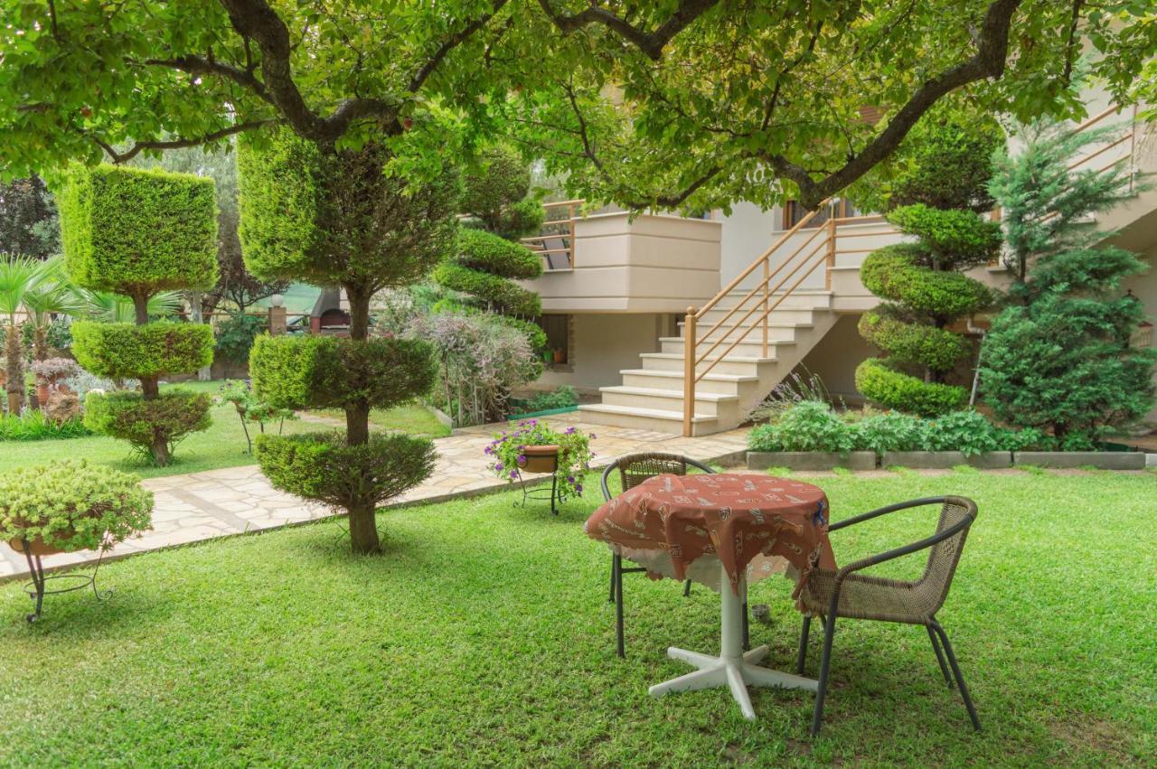 Family Resort In เนอาวรัสนา ภายนอก รูปภาพ